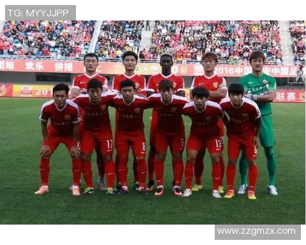 重庆网球队在世界杯预选赛中以60分稳居积分榜首位展现强劲实力